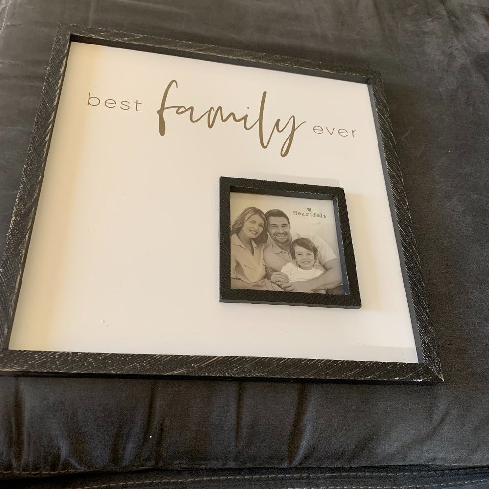 12" WALL DECOR WITH 4" PICTURE FRAME NWT